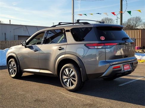 New 2026 Nissan Pathfinder SL image 3