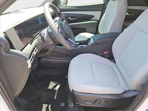 New 2025 Hyundai Santa Cruz SEL image 4