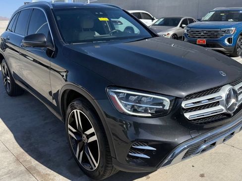 Used 2021 Mercedes-Benz GLC 300 4MATIC image 2