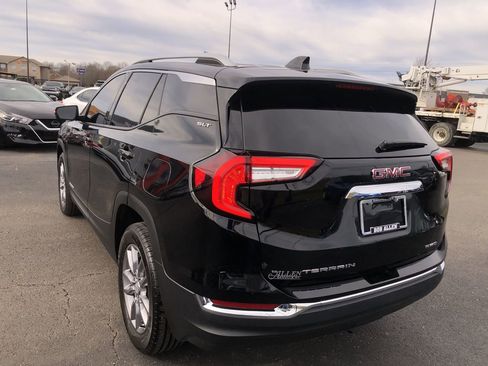 Used 2024 GMC Terrain SLT image 4