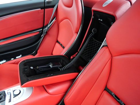 Used 2006 Mercedes-Benz SLR image 32