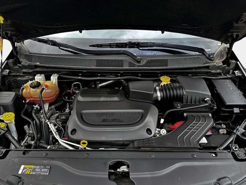 Used 2020 Chrysler Voyager Lxi FWD image 11