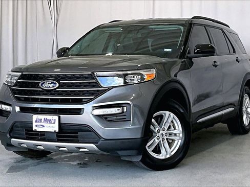 Used 2023 Ford Explorer XLT w/ Equipment Group 202A image 2