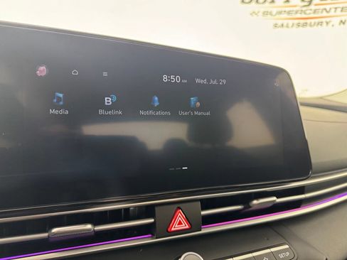 Used 2024 Hyundai Elantra SEL FWD image 19