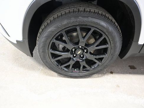 Used 2022 Chevrolet Trax LT w/ Sport Edition image 28