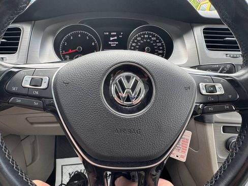 Used 2016 Volkswagen Golf S FWD image 31