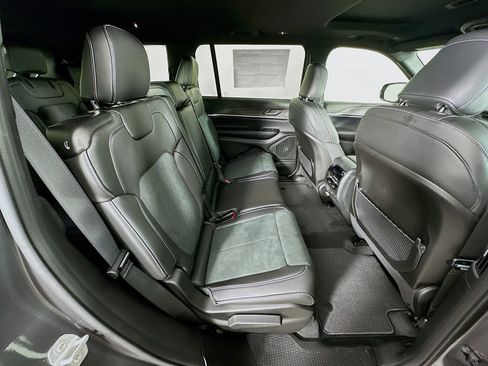 New 2026 Jeep Grand Cherokee L 4WD image 37