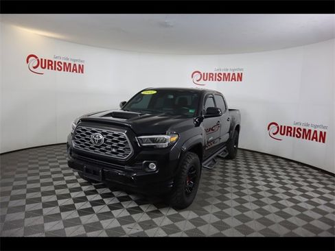 Used 2022 Toyota Tacoma TRD Sport image 2