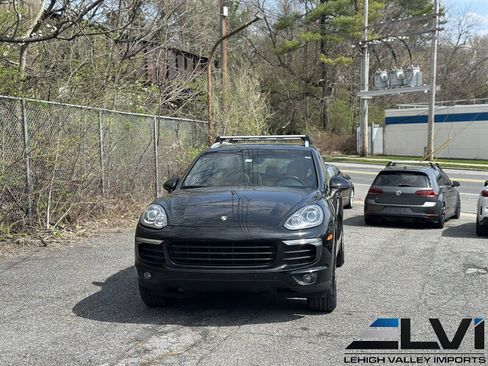 Used 2016 Porsche Cayenne AWD/4WD image 3