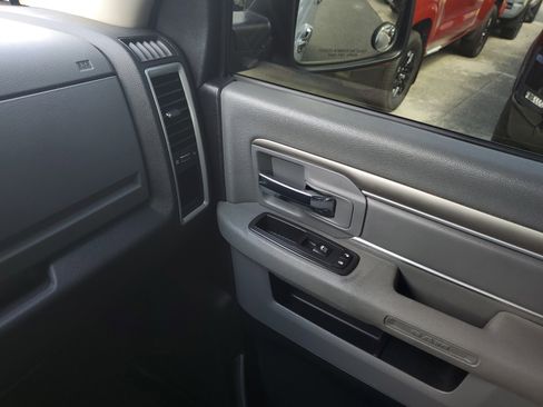 Used 2016 RAM 1500 Classic SLT image 26