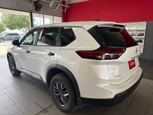 Certified 2025 Nissan Rogue S FWD image 5