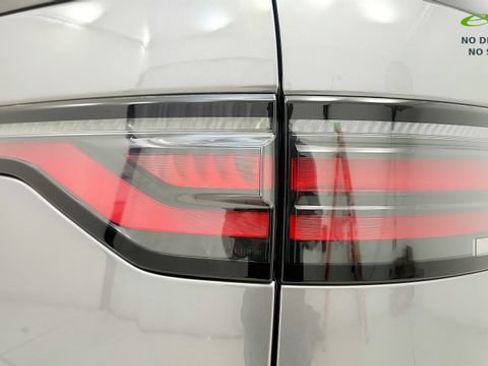 Used 2023 Land Rover Discovery S R-Dynamic AWD/4WD image 27