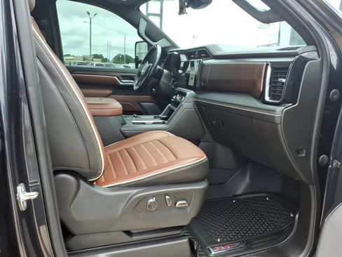 Used 2024 GMC Sierra 2500 Denali Ultimate w/ Max Trailering Package AWD/4WD image 12