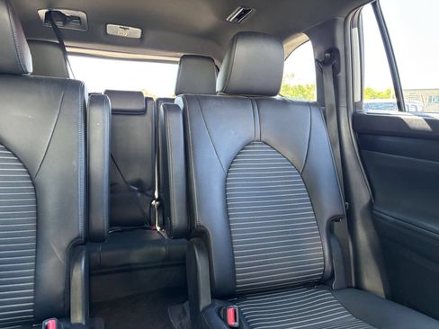 Used 2025 Toyota Highlander XSE AWD/4WD image 40