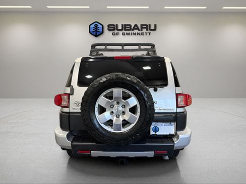 Used 2008 Toyota FJ Cruiser 2WD w/ Upgrade Pkg 2 image 4