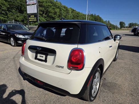 Used 2017 MINI Cooper 2-Door Hardtop FWD image 9