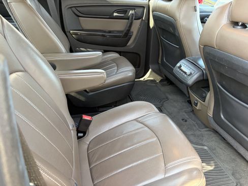 Used 2014 GMC Acadia SLT FWD image 8