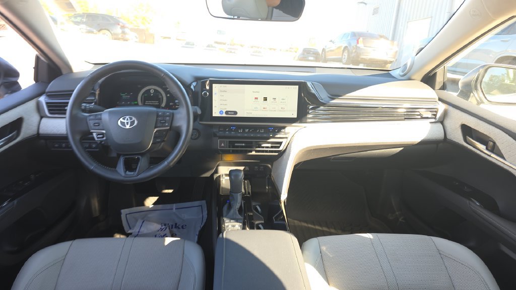 Used 2025 Toyota Camry XLE w/ Premium Package AWD/4WD image 23