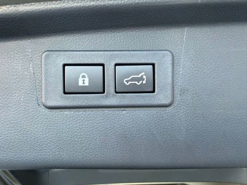 Certified 2025 Subaru Outback Premium image 30