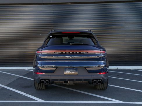 Certified 2026 Porsche Cayenne image 10