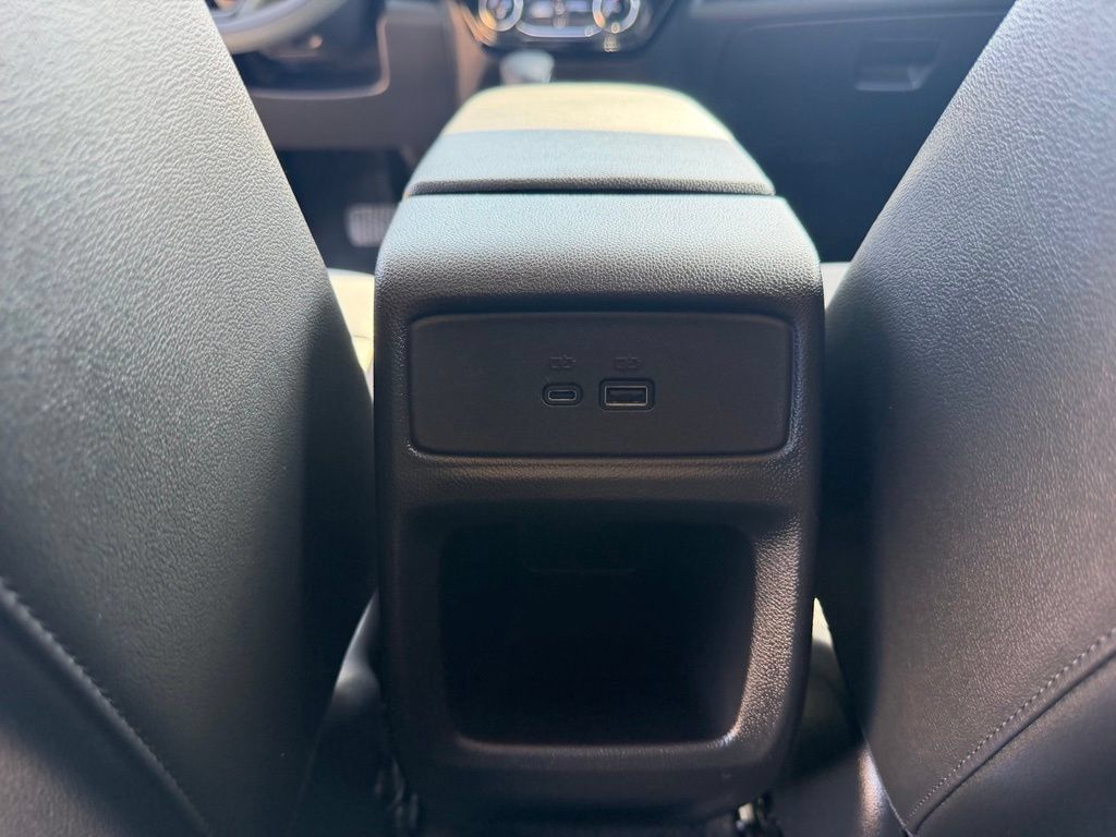 Used 2025 Chevrolet Trax LT FWD image 23