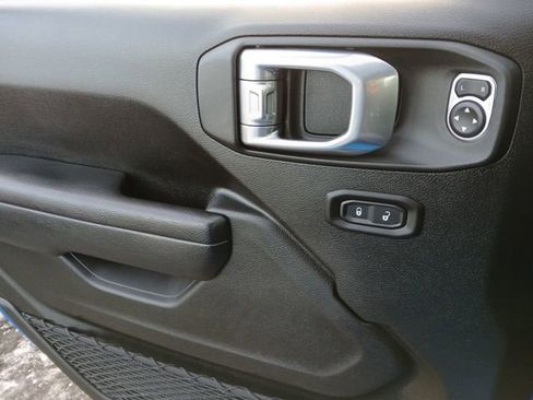 Used 2022 Jeep Gladiator Sport image 17