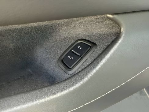 Used 2024 Chevrolet Corvette Stingray Preferred Cpe RWD image 28