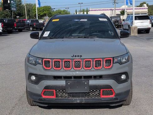 Used 2024 Jeep Compass Latitude w/ Sun and Sound Group AWD/4WD image 2