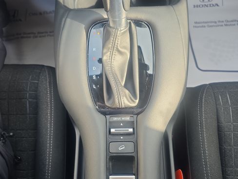 Used 2024 Honda HR-V LX image 21