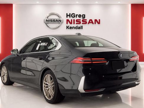 Used 2025 BMW 530i w/ Premium Package RWD image 2