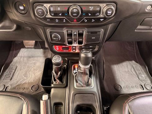 Used 2021 Jeep Wrangler Unlimited Rubicon AWD/4WD image 23