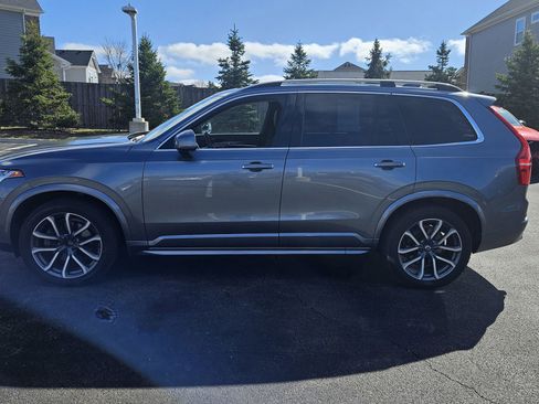 Used 2019 Volvo XC90 T5 Momentum w/ Multimedia Package image 7