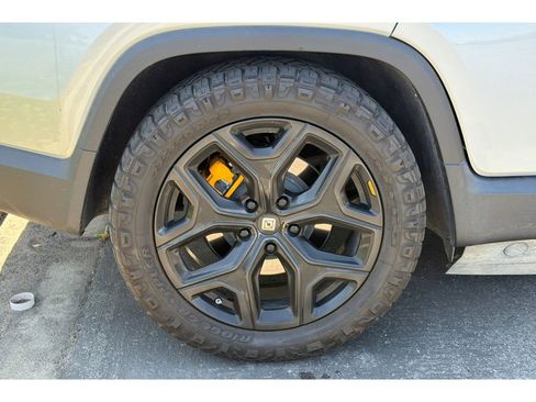 Used 2022 Rivian R1T Adventure AWD/4WD image 4