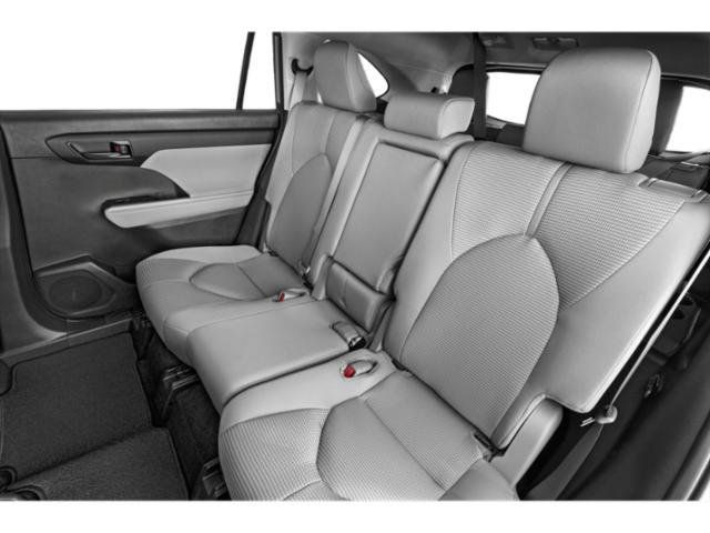 Used 2024 Toyota Highlander XSE FWD image 13