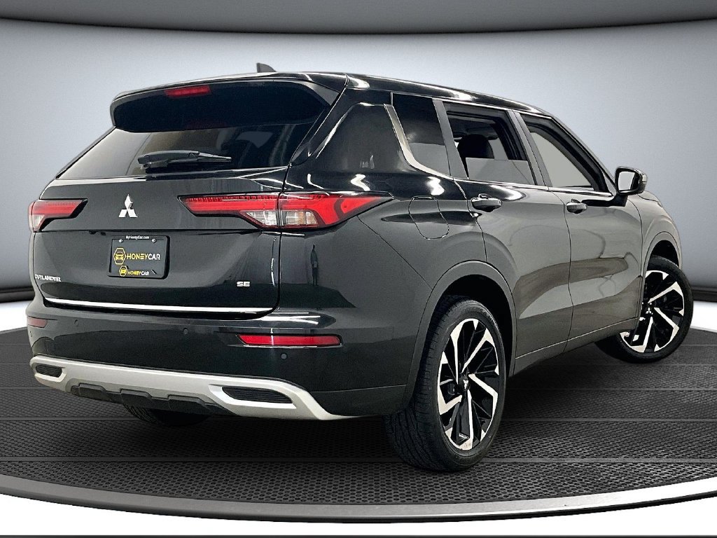 Used 2023 Mitsubishi Outlander SE AWD/4WD image 6