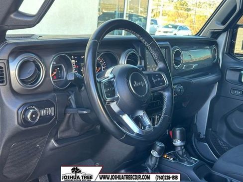 Used 2020 Jeep Wrangler Unlimited Sahara image 13