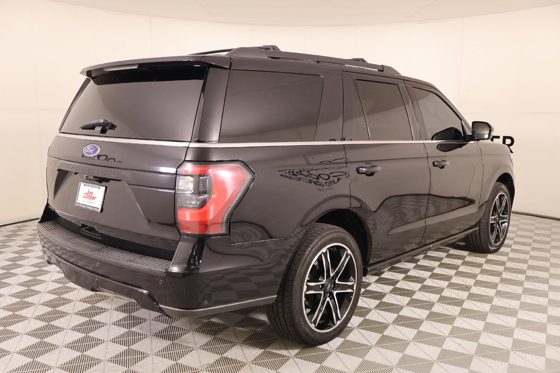 Used 2021 Ford Expedition Limited AWD/4WD image 23