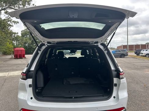 New 2025 Jeep Grand Cherokee Laredo w/ Trailer Tow Package image 24