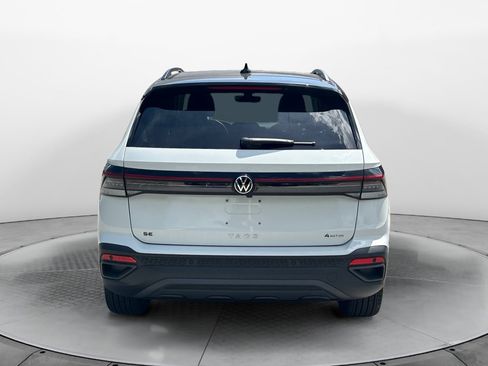Used 2026 Volkswagen Taos SE AWD/4WD image 6