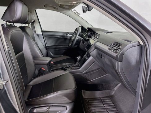 Used 2021 Volkswagen Tiguan SE AWD/4WD image 26