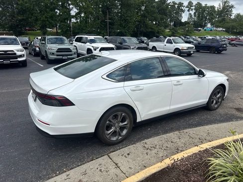 Used 2023 Honda Accord EX image 2
