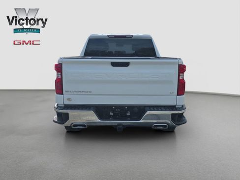 Used 2021 Chevrolet Silverado 1500 LT w/ Diesel Off-Road Package AWD/4WD image 15