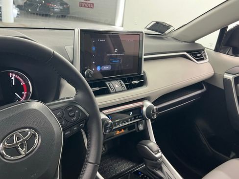 Used 2025 Toyota RAV4 XLE Premium image 7