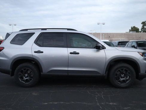 New 2025 Honda Pilot TrailSport image 5