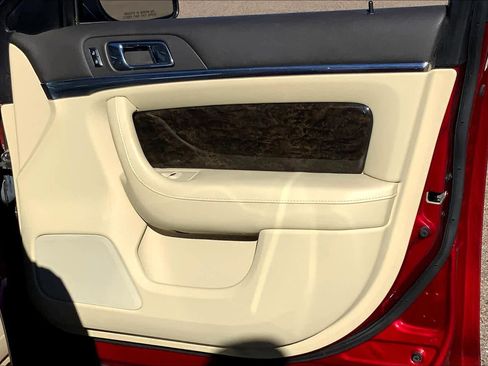 Used 2014 Lincoln MKS AWD w/ Equipment Group 201A image 22