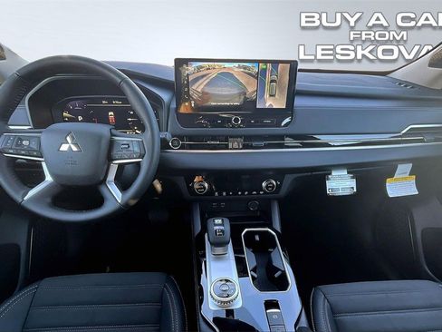 New 2025 Mitsubishi Outlander SE image 5
