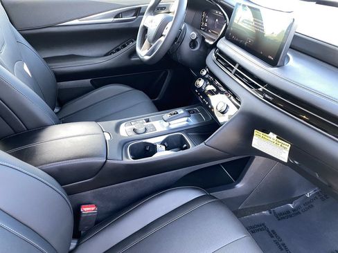 Certified 2026 INFINITI QX60 Pure w/ Cargo Package FWD image 9