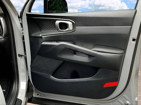 Used 2025 Kia Sorento EX w/ Panoramic Sunroof Package FWD image 31