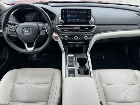 Used 2019 Honda Accord Touring image 18