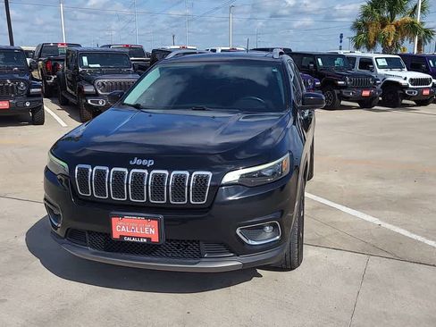 Used 2019 Jeep Cherokee Limited AWD/4WD image 3